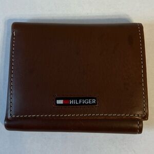 Tommy Hilfiger trifold wallet‎